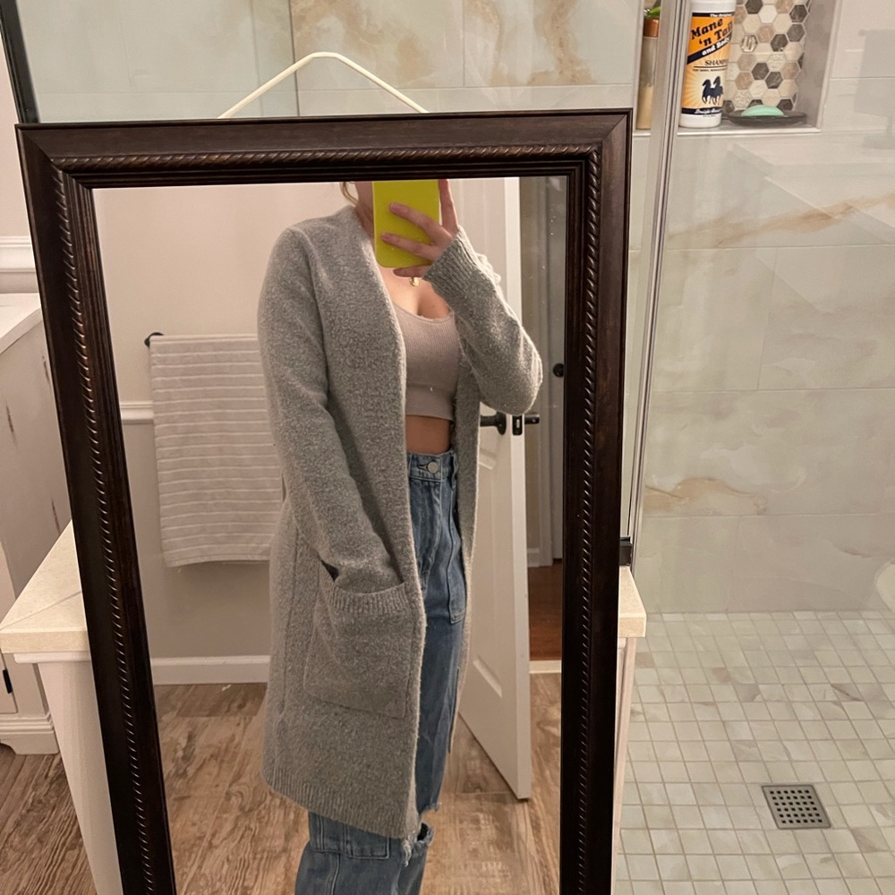Cardigan - Picture 2 of 3